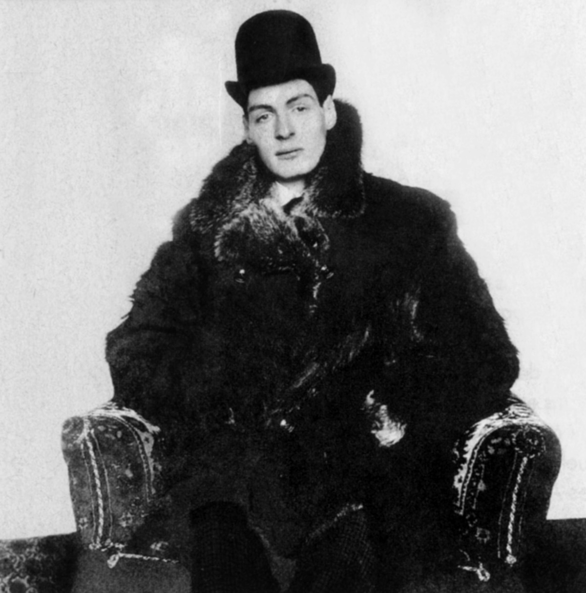 Arthur Cravan, undated photograph. PVDE/Bridgeman Images. Arthur Cravan, undated photograph. PVDE/Bridgeman Images.