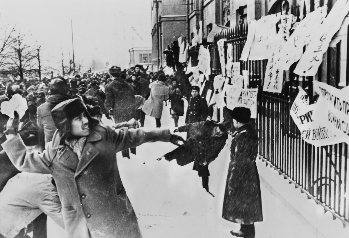 Students hurl snow at the US embassy in Moscow to protest the Vietnam War whilst Soviet police look on. US Information Agency. Public Domain. Students hurl snow at the US embassy in Moscow to protest the Vietnam War whilst Soviet police look on. US Information Agency. Public Domain.